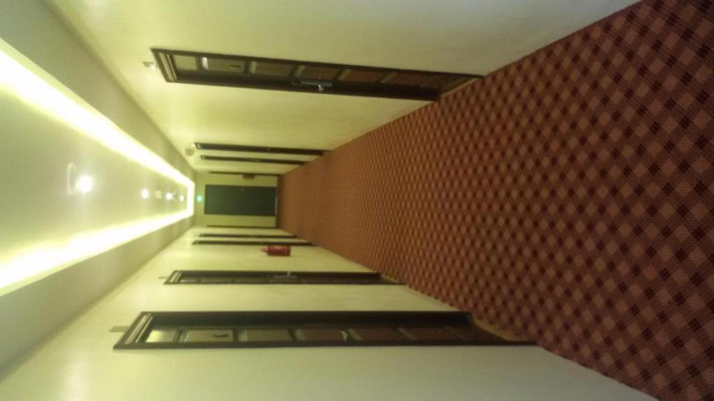 Virati Hotel Yangon Bagian luar foto