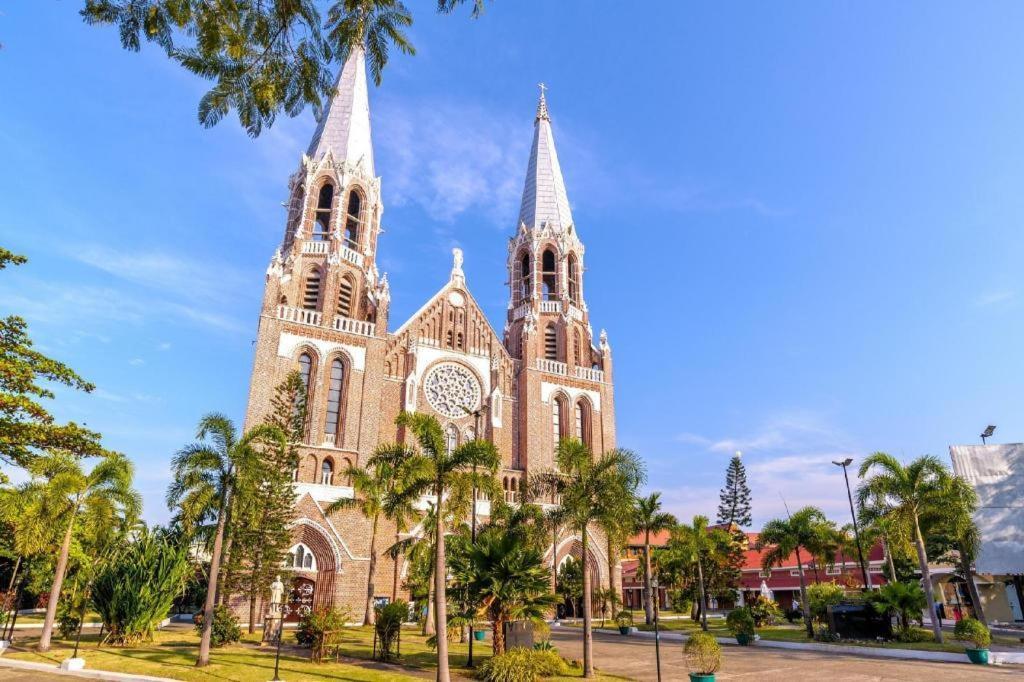 Virati Hotel Yangon Bagian luar foto