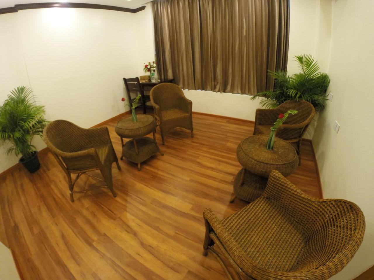 Virati Hotel Yangon Bagian luar foto
