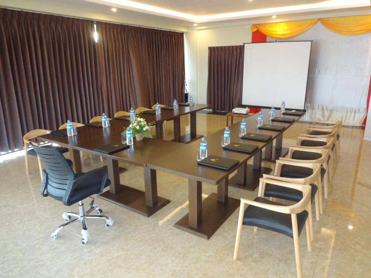 Virati Hotel Yangon Bagian luar foto
